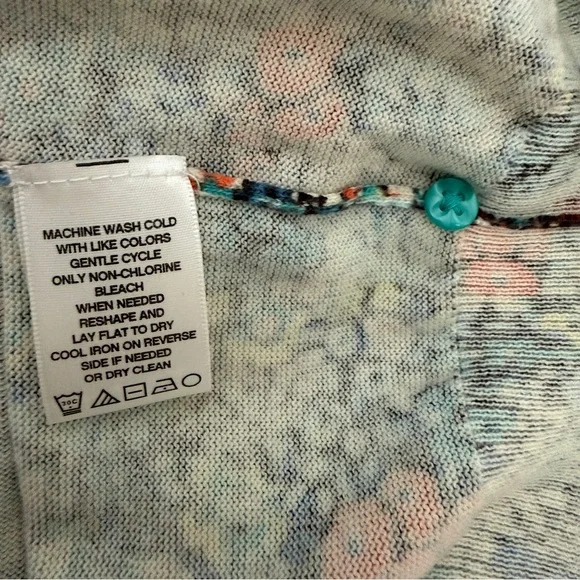 Lord & Taylor 100% Cotton Ditsy Floral Cardigan Large
3/4 Sleeve Cottagecore - Picture 6 of 8